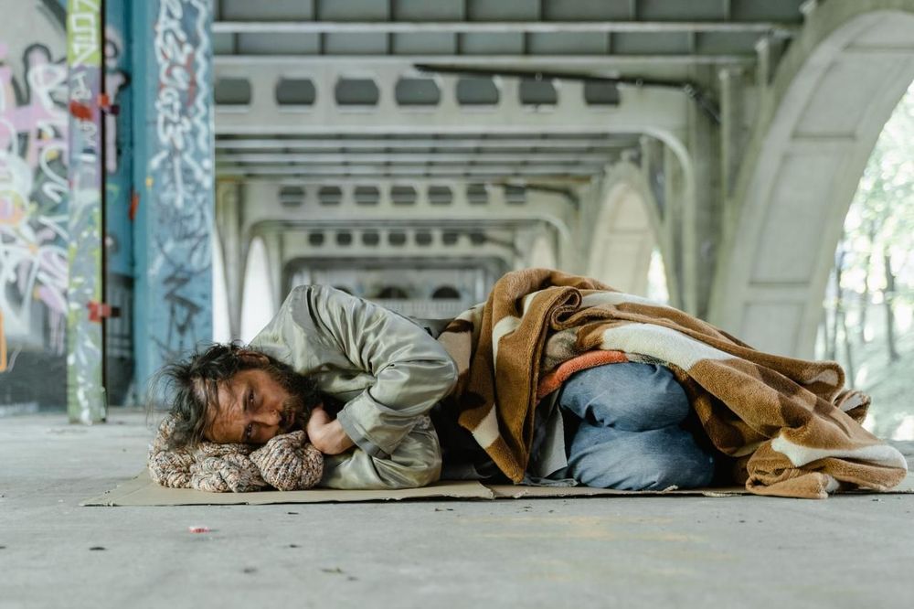 ¿ES NUESTRA SOCIEDAD ADICTA A LA MISERIA?
